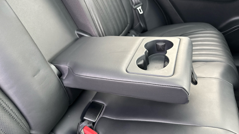 Jaguar F-Pace 2.0d Portfolio 5dr Auto AWD Diesel Estate